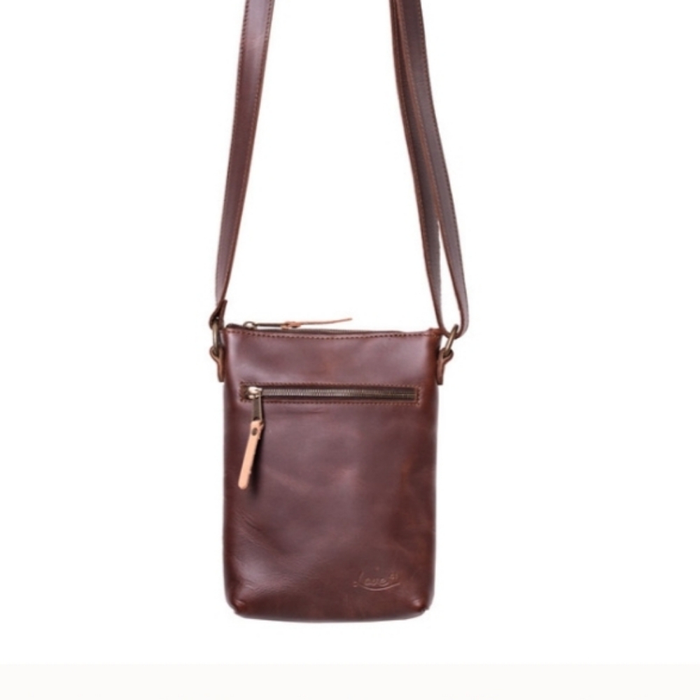 suzette's steals crossbody zipper leather pouch - chestnut